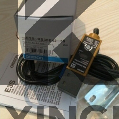 1PCS New Omron E3S-RS30E42-30 Photoelectric Switch Sensor