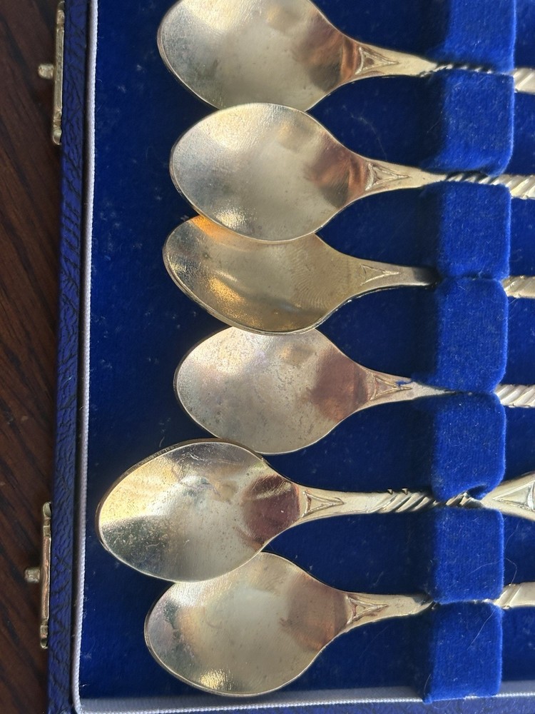 2 Sets, 12 Total Royal Family Spoons, Boxed