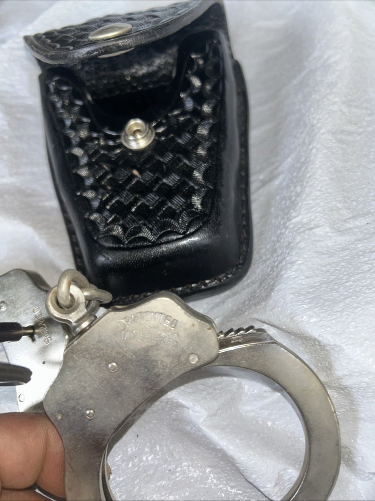 Peerless Model Chain Link Handcuff