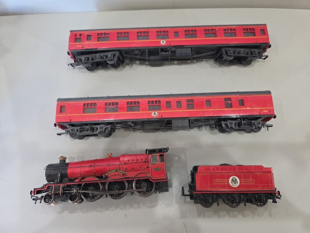 Bachman Harry Potter Hogwarts Castle Train Set With Track