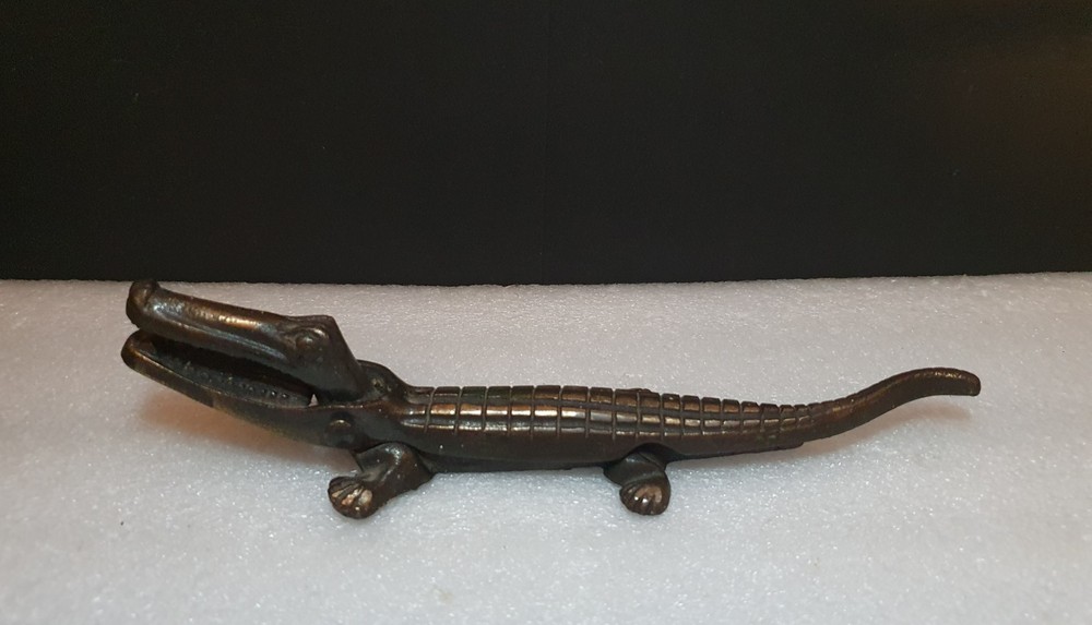 Antique Cast Iron Crocodile Nutcracker - RD 699156 (made in 1923) Nutcrackers