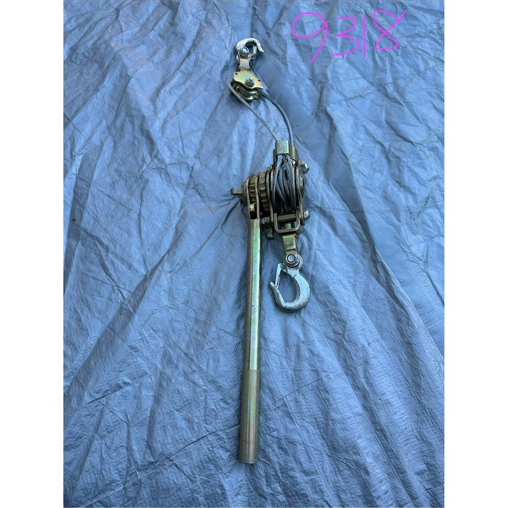 Heavy Duty Manual Hand Winch Cable Puller Come-Along w/ Rope & Hooks