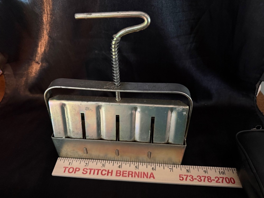 Ladbrooke 4-cell, 2" soil block maker