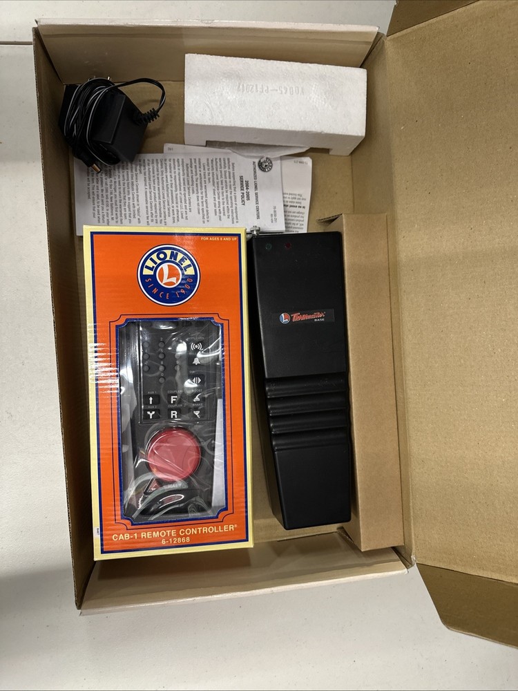 Lionel 6-12969 Trainmaster Command Set Cab-1 Remote & Commander Base.