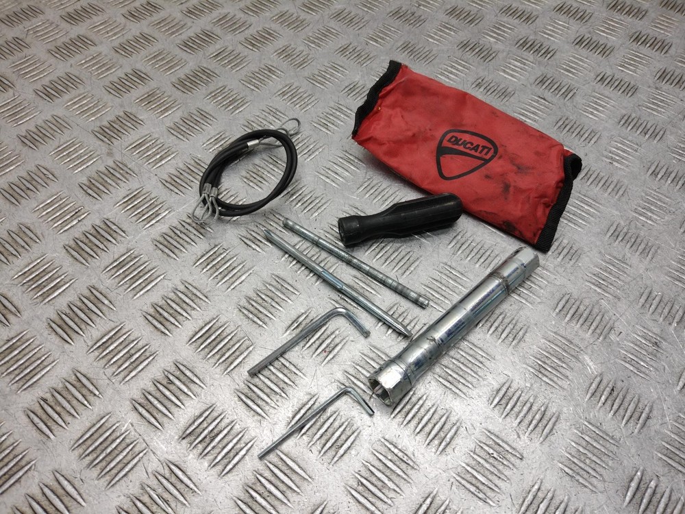 2017 DUCATI SUPERSPORT  S TOOLKIT