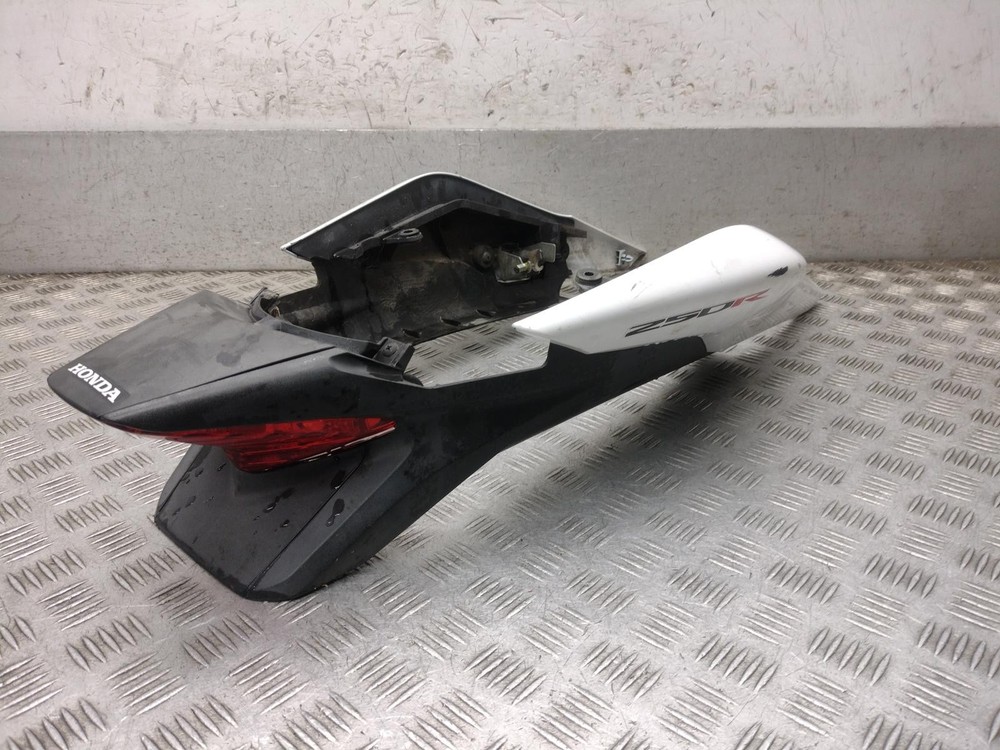 2011 HONDA CBR 250 250 R-B REAR LAMP TAIL LIGHT PANEL
