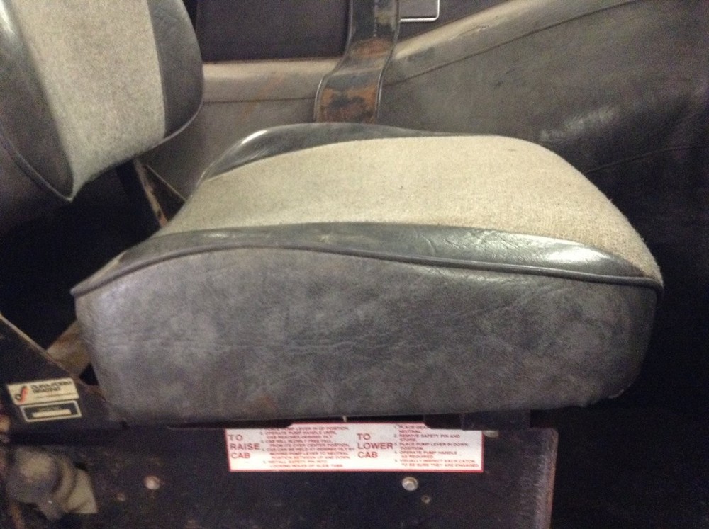 Volvo WHS Right/Passenger Seat - Used