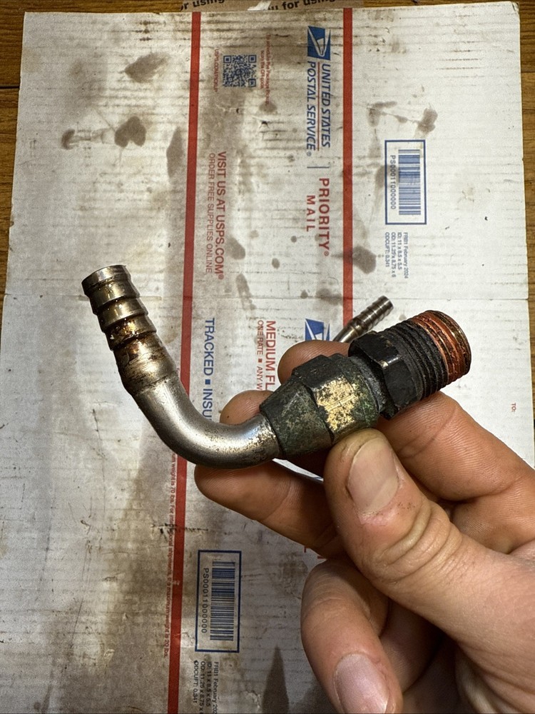 Volvo Penta engine oil system connectors