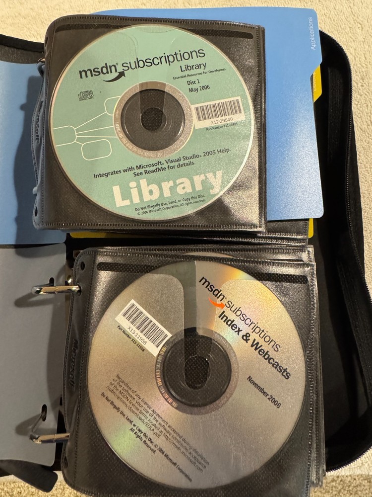 Lot of MSDN Subscriptions/Index & Webcasts/Subscriptions Library (71 Disc Total)
