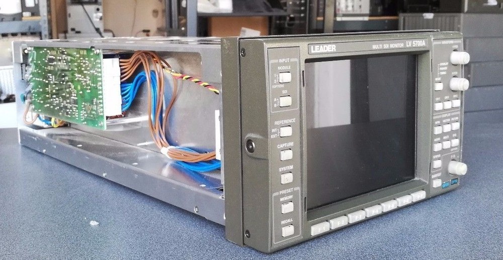 Leader LV 5700A Waveform Vector Multi SDI Monitor