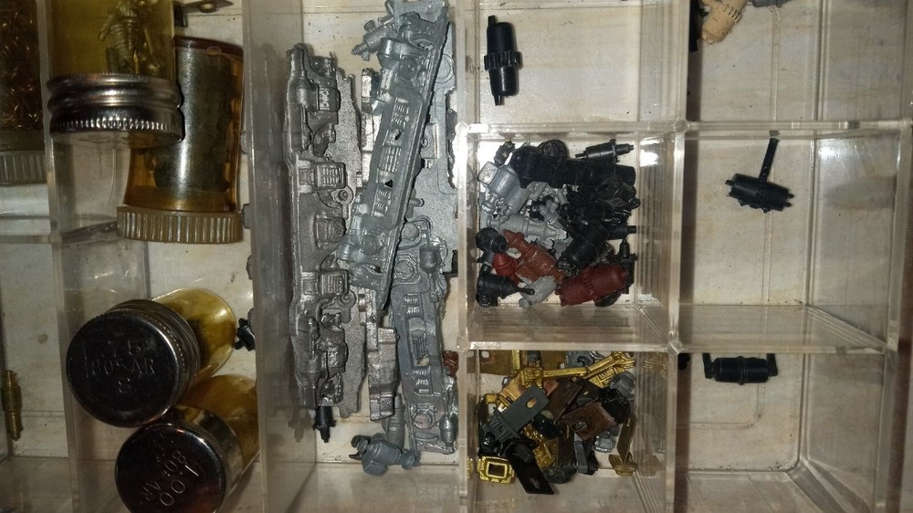 HO SCALE PARTS TRUCKS VARIOUS PIECES