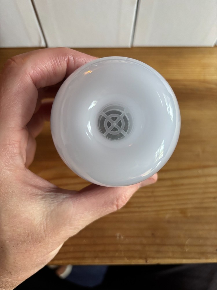 2 Aputure 7W Multicolor Smart Bulbs
