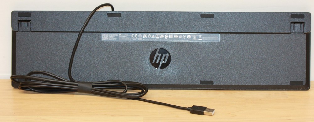 New in box HP 320K Wired QWERTY Keyboard