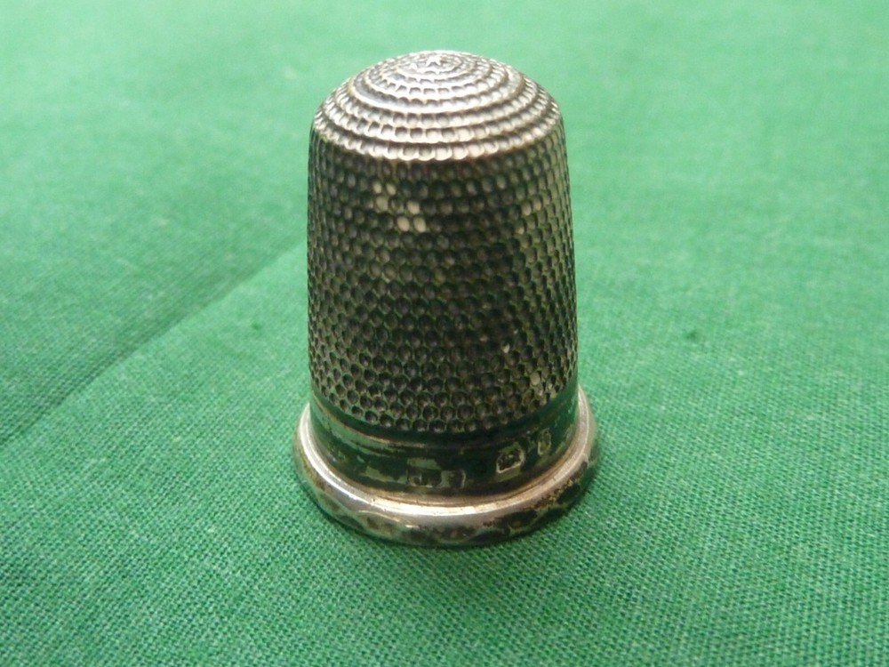 VINTAGE J.F SILVER THIMBLE