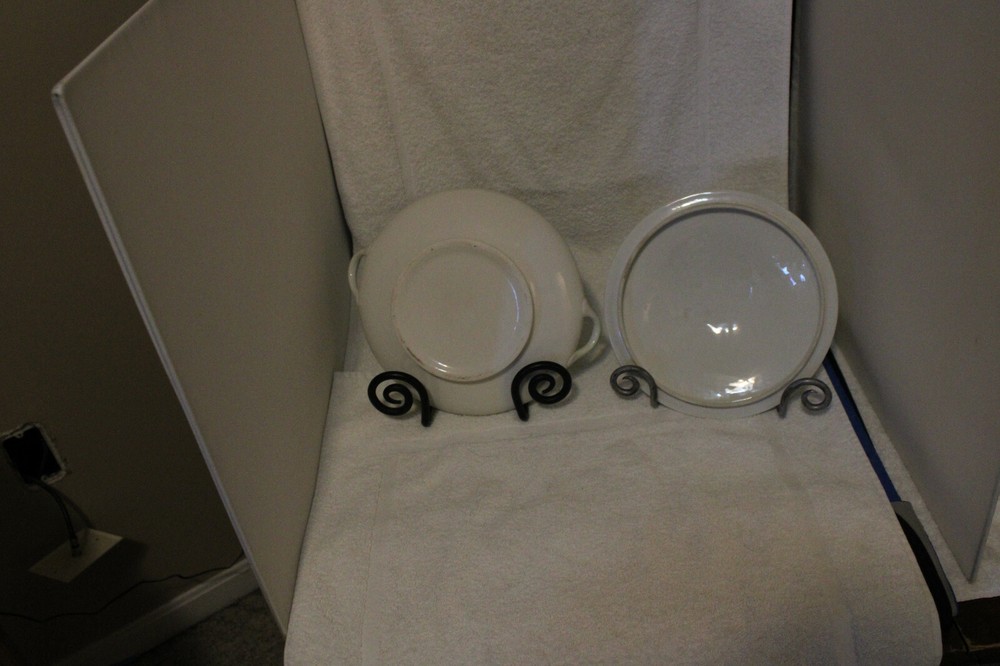 McNichol Martin Unmarked Green Trim 1 Quart Covered Casserole