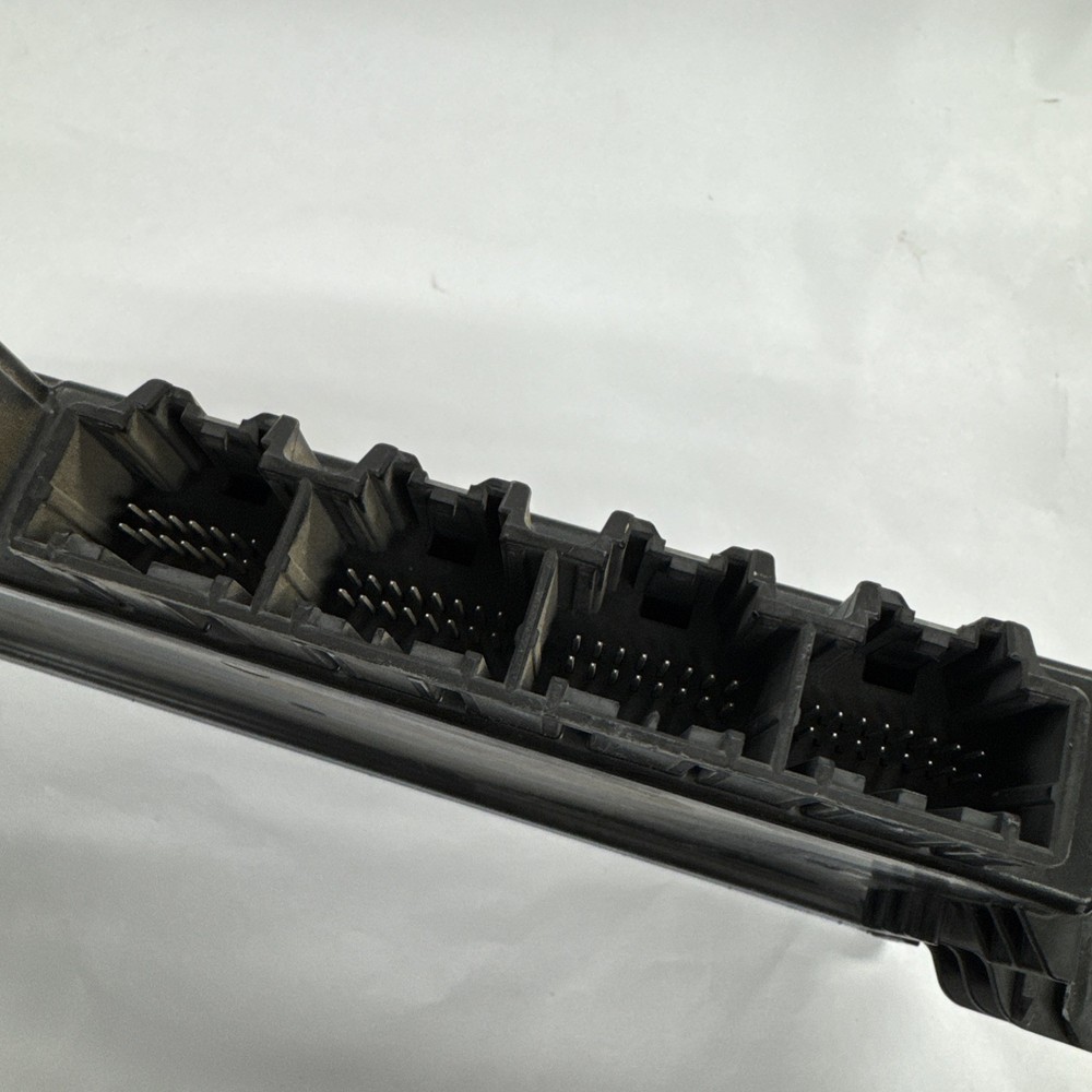 CORE 15-16 Dodge Ram Genuine Mopar Vehicle Systems Interface Module 68237991AC