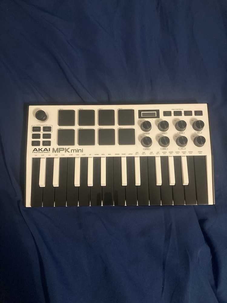 Akai Professional MPK Mini Keyboard Controller 25-Key Fully Working