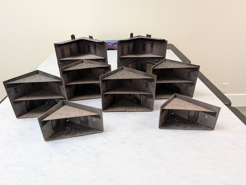 Warhammer 40k Terrain: Squad Marks Foldable Terrain Set - 8 Ruins