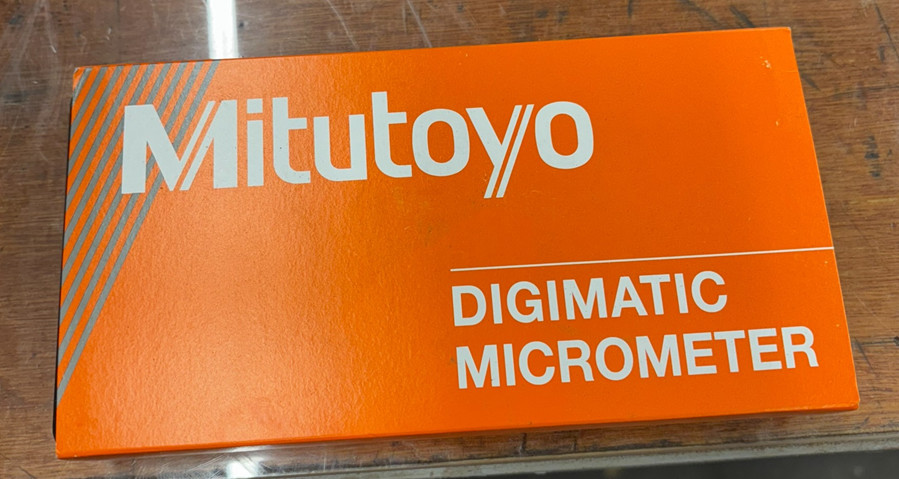 Mitutoyo Digital 0-1 Calipers