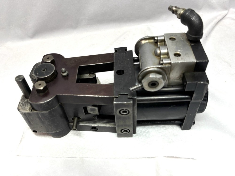 C.J. Winter Machine Inc. 14012 Thread Roller