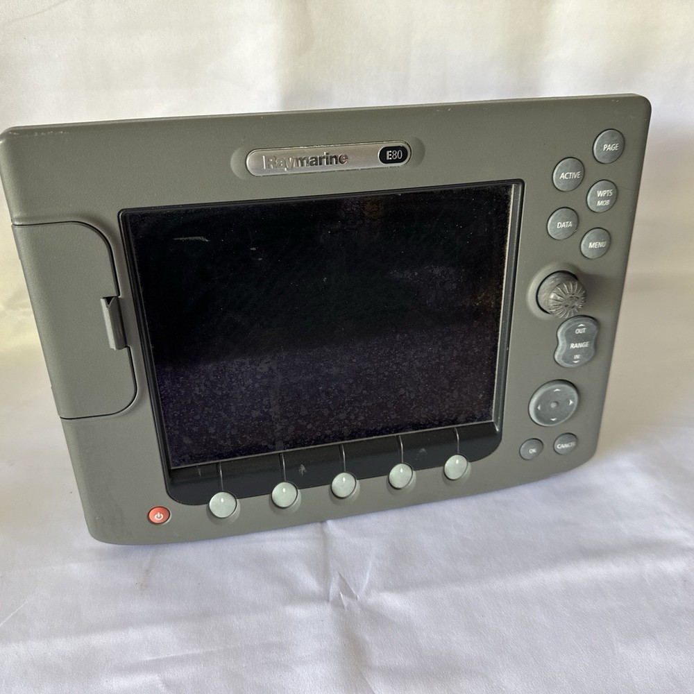 Raymarine E80 E02011 MFD Chartplotter Fishfinder Radar