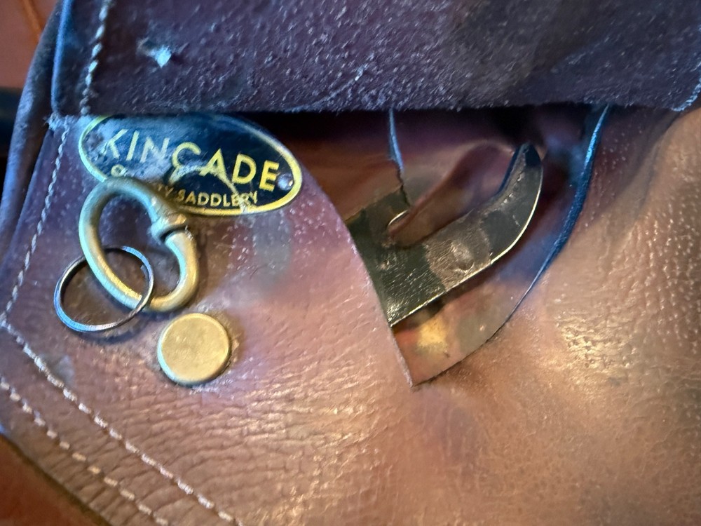 Kincade 15" close contact hunter jumper saddle solid condition