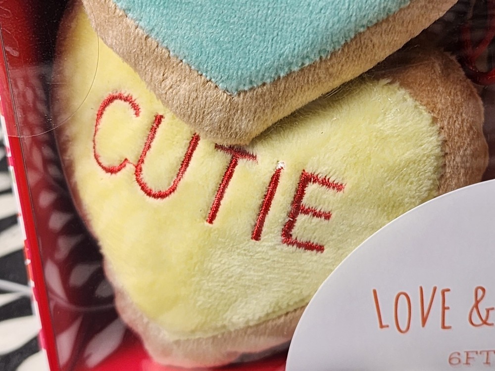 LOVE & CUPCAKES 6 FT GARLAND
