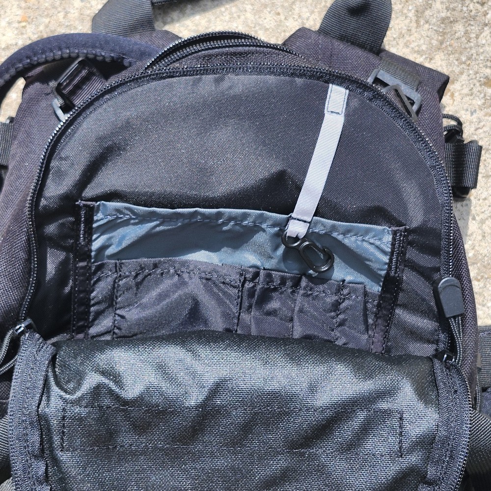 OLDGEN Camelbak Transformer Hydration System Backpack With Reversible Rain Cover