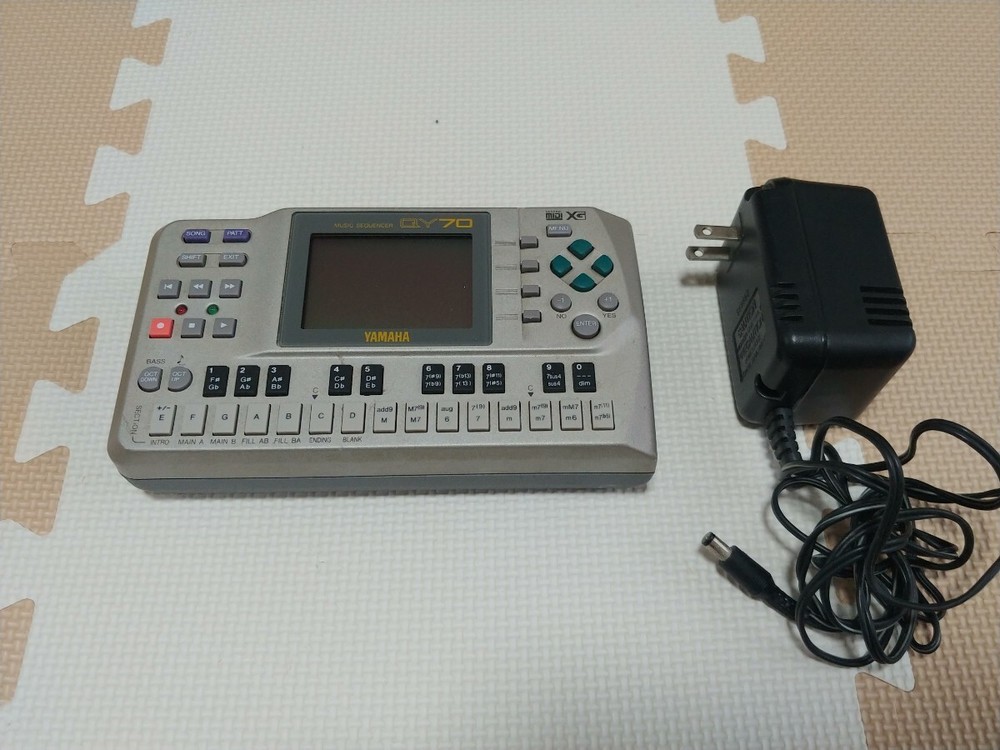 Yamaha QY70 Mobile Sequencer Tested w/ AC adapter