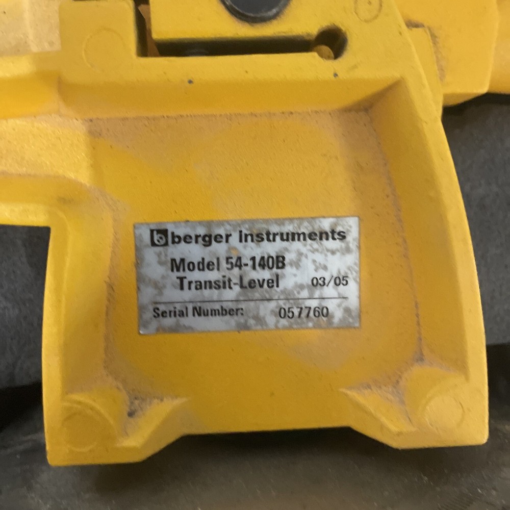 Berger Instruments Model 54-140B Transit-Level with case 