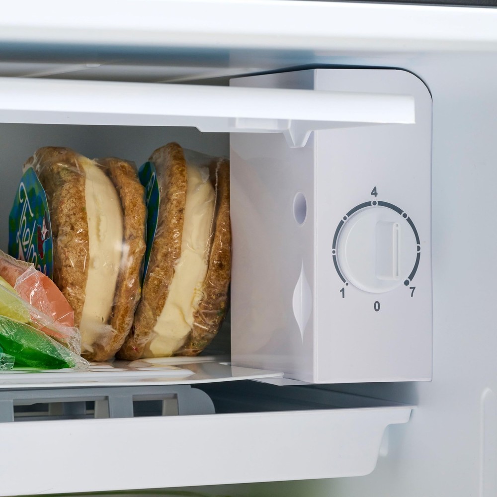 3.2 Cu.Ft. Mini Fridge with Freezer - Single Door Compact Refrigerator with G...