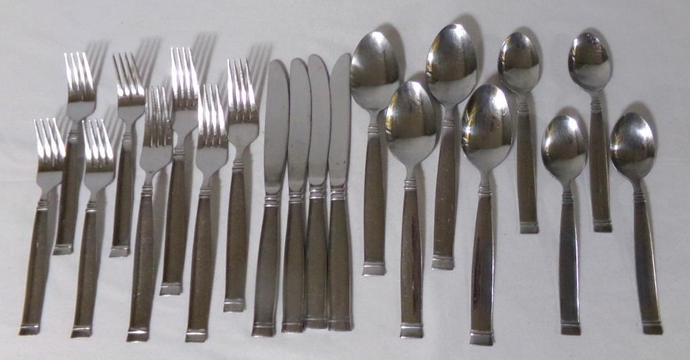 Pfaltzgraff PFF 27 Glossy Flatware Service for 4 20 Pieces