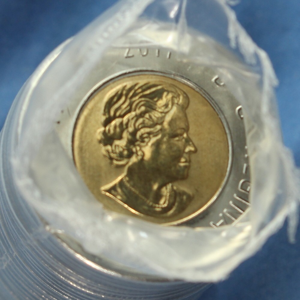 Canada 2011 Toonie 2$ from a Mint Roll (Normal Reverse)