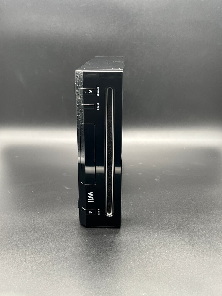 Nintendo Wii 2 Player Complete Set 2 Original Controller Sets + HDMI Connector Set