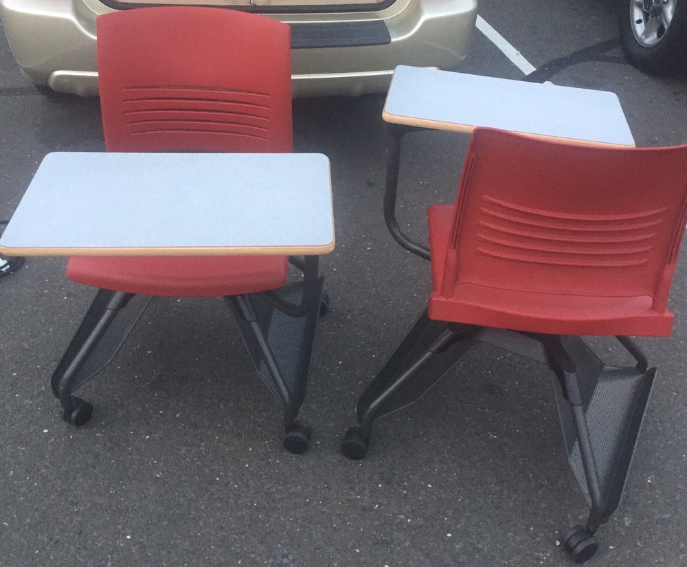 4 Social distancing 2 KI Learn 2 strive desks Excellent Condition 57 Lbs Each