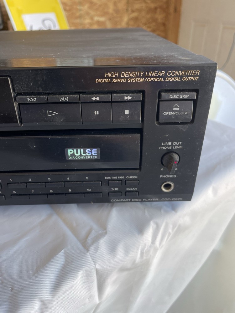 Sony 5 Disk Auto Loading System CD Player. CDP-C625. High Density. Remote