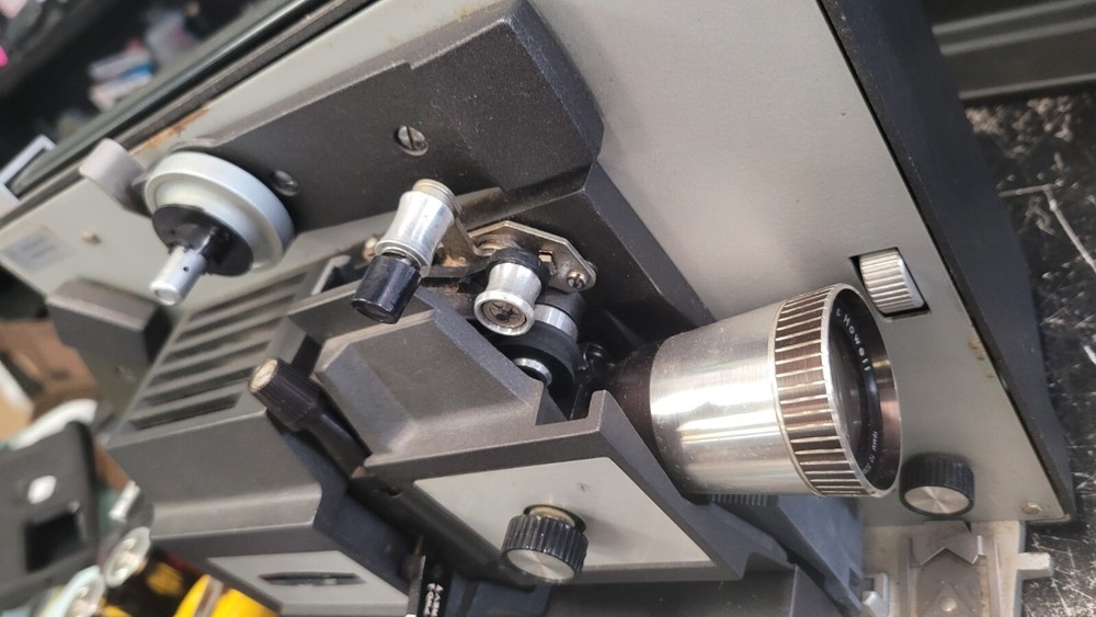 READ Bell & Howell Compatible 8 mm/Super 8 Autoload projector Model 466A READ