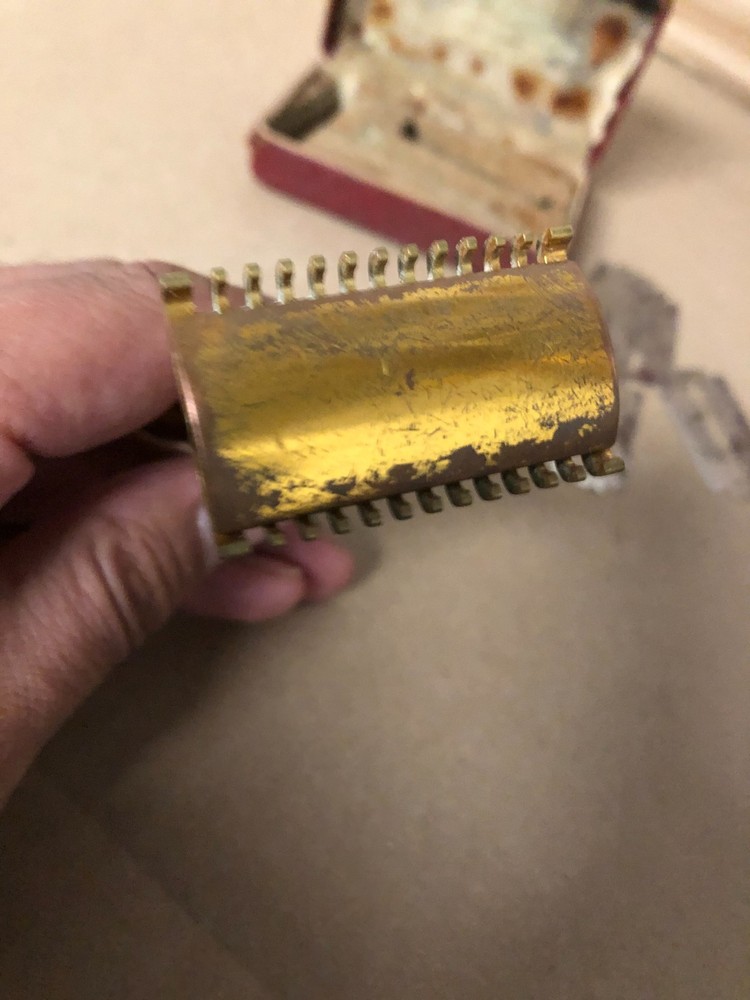 ANTIQUE GILLETTE GOLD COLOR RAZOR
