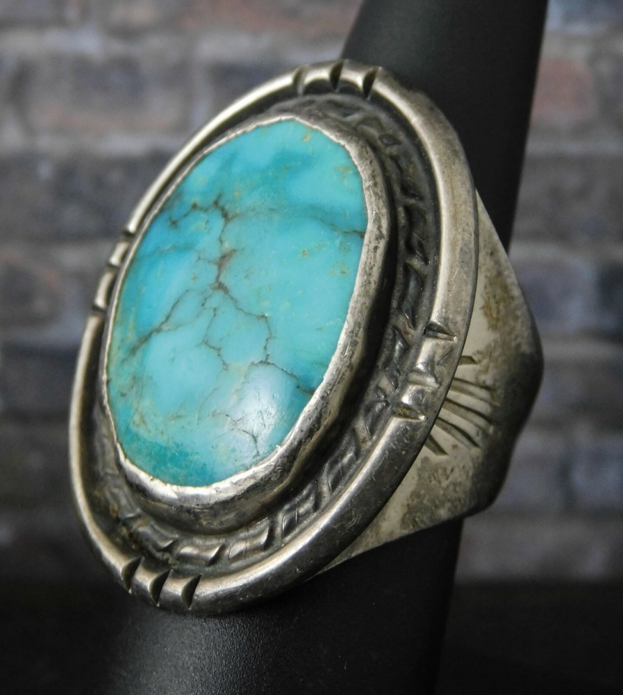 Signed DR Native American 925 Sterling Silver & Oval Turquoise Ring