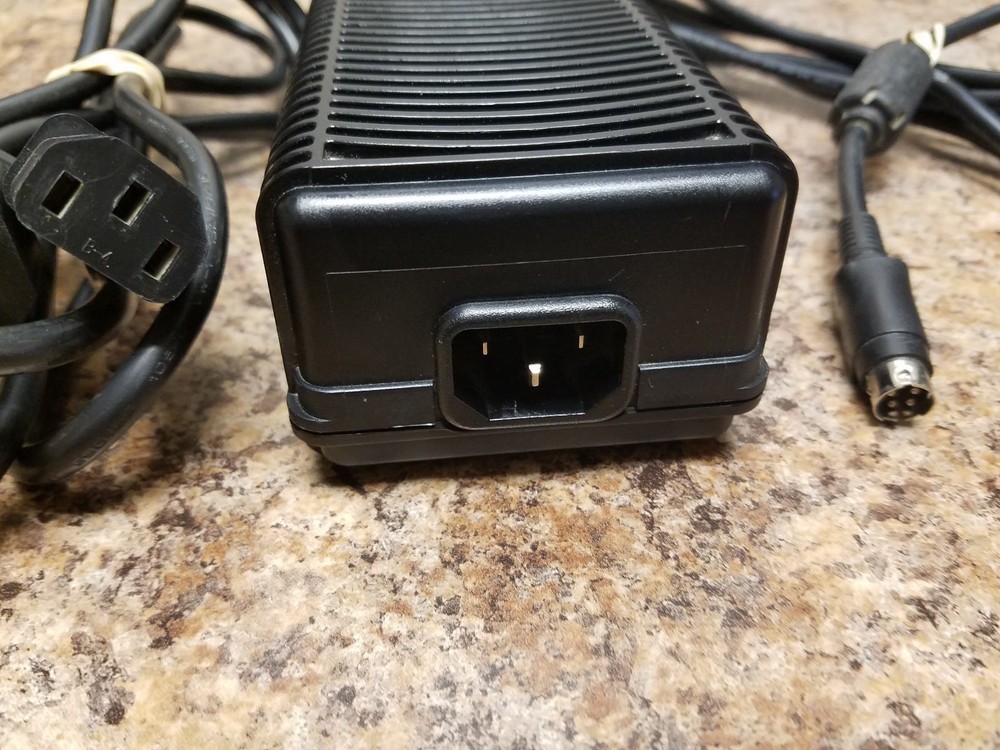 iDirect 3000 Series Satellite Router Model 3100