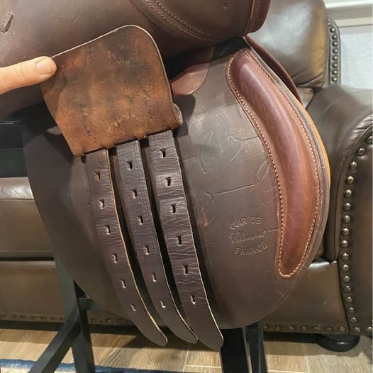 17” Pessoa Close Contact Jumping Saddle- Medium Tree