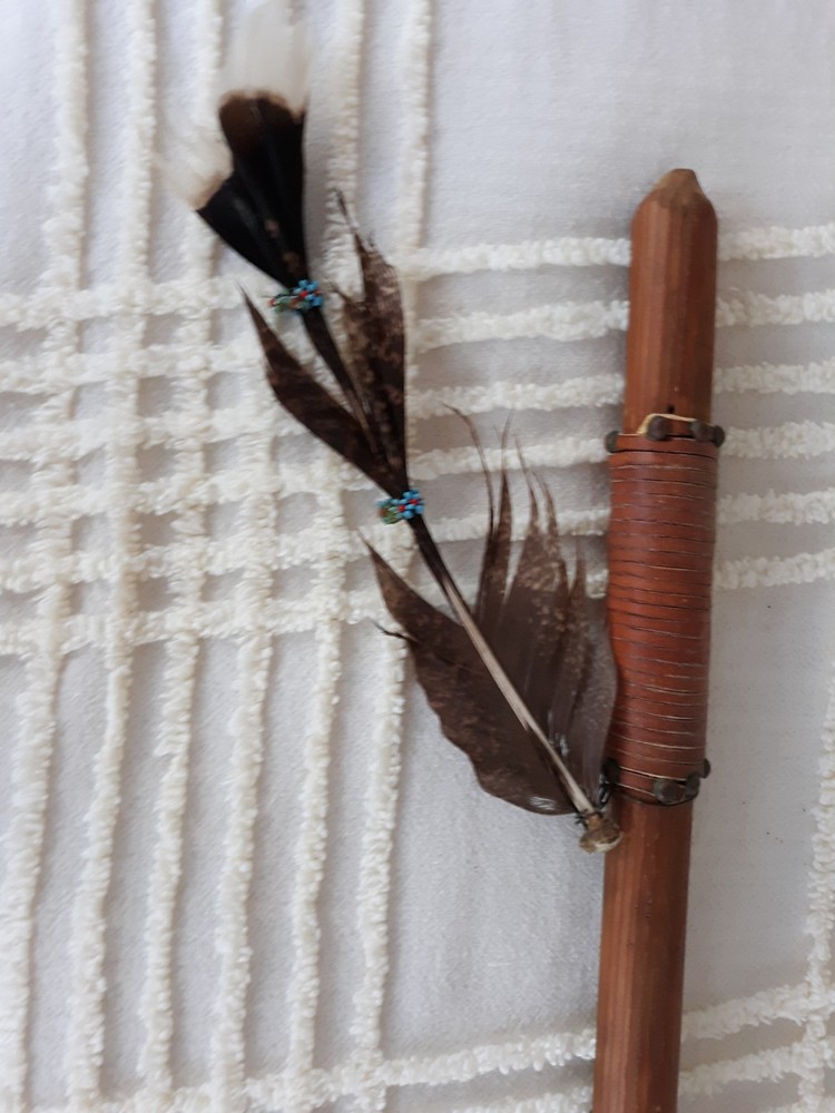 Tomahawk with Smoking Bowl - age Ax - Beads, feather & Studs - AX