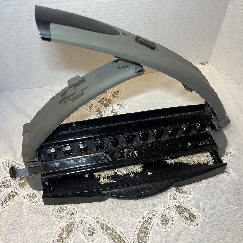 Staples ARC System Desktop Paper Punch 8 Sheet Capacity 11 Hole.