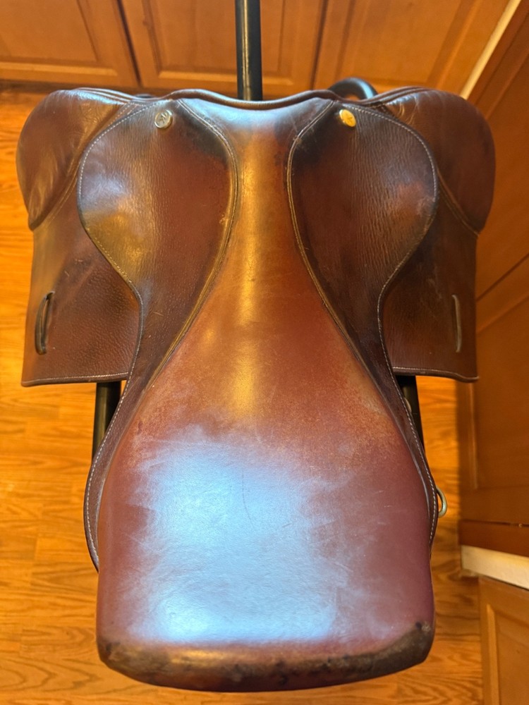Kincade 15" close contact hunter jumper saddle solid condition
