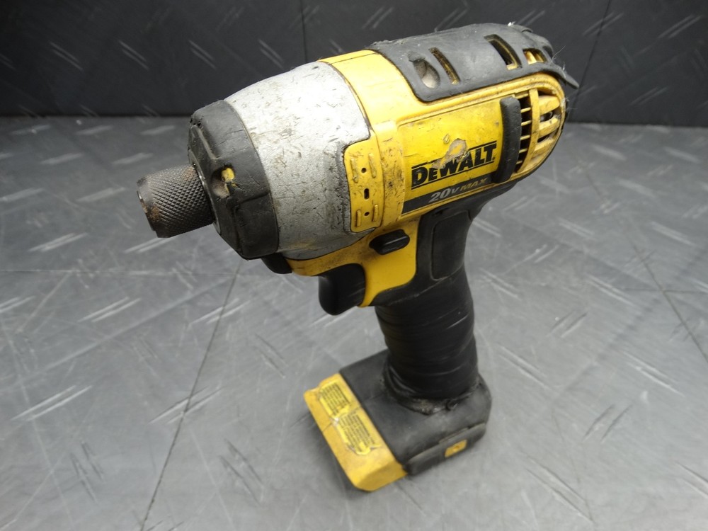 Dewalt 20V MAX Cordless 1/4in Impact Driver DCF885 (Tool Only)