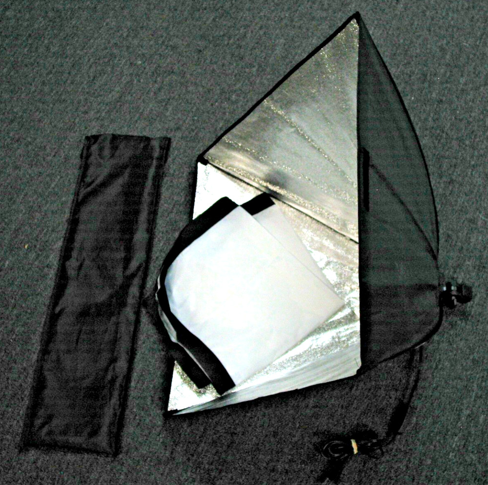 PBL Studio Photo Light 23" x 23" Umbrella/Softbox w/ diffuser & Case, 120 Volt