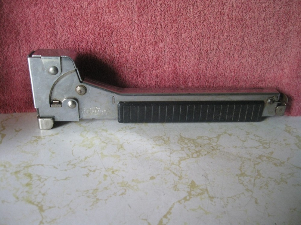 VINTAGEARROW HT-50A HEAVY DUTY HAMMER TACKER