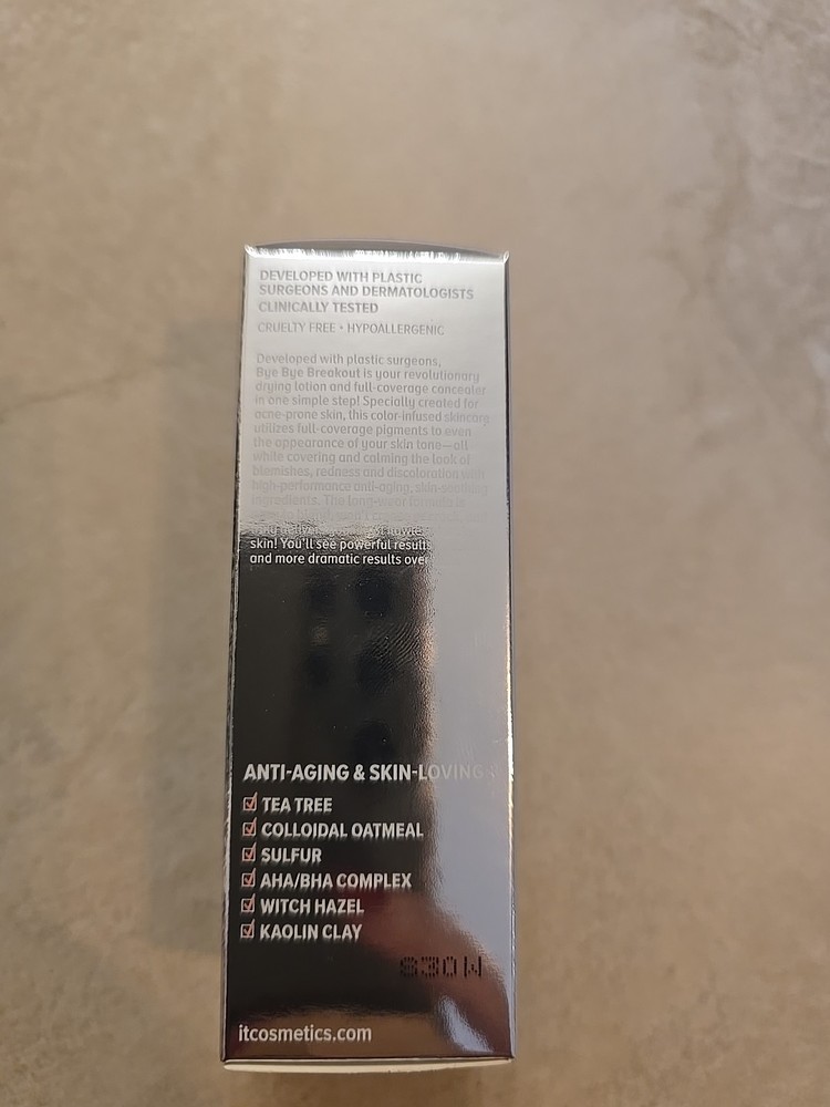 IT COSMETICS ~ BYE BYE BREAKOUT FULL COVERAGE TREATMENT CONCEALER ~ TAN ~0.35 OZ