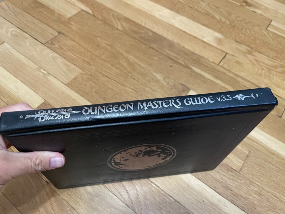 Dungeons & Dragons 3.5 Dungeon Master's Guide HC D20 Leatherbound