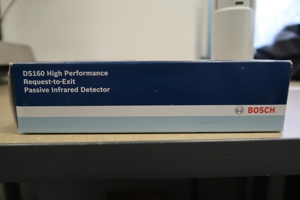 SURPLUS NEW BOSCH DS160 High Performance Request-to-Exit Detector – Safety